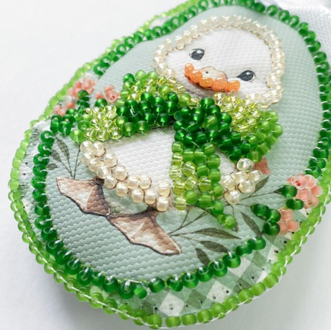 Easter Bead Embroidery Decoration Kit “Easter Guests,” 15×5 cm, Abris Art, 722 Beads, 8 Colors