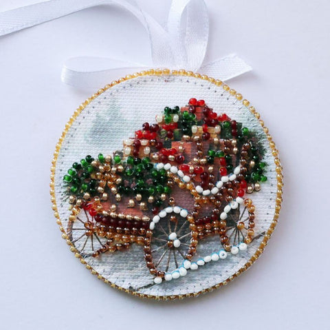 Christmas Bead Embroidery Kit, Santa’s Sleigh Decoration, Abris Art, 13.2 x 6.6 cm, 12 Colors, 712 Beads
