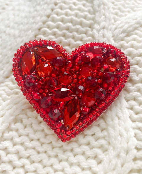 Heart Bead Embroidery Kit, Abris Art, 53 x 47 mm, 257 Beads, 9 Colors, Intermediate Craft Project