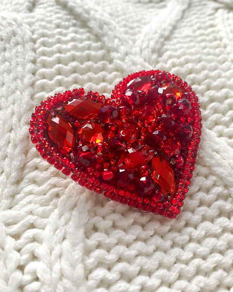 Heart Bead Embroidery Kit, Abris Art, 53 x 47 mm, 257 Beads, 9 Colors, Intermediate Craft Project