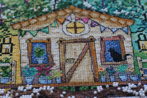 Abris Art Cat House Cross Stitch Kit, 33 x 33 cm, 14 Count Canvas, 47 Colors, Home Decor Design
