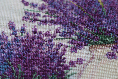 Cross Stitch Kit with Floral Provence Design, 14 Count White Canvas, 32 x 32 cm, 30 Colors, Abris Art AAH-064