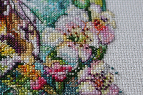 Cross Stitch Kit, Caramel Spiderweb Design, 14 Count White Fabric, 40 Colors, Abris Art, 19 x 22 cm