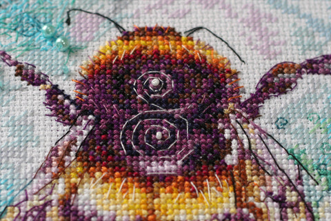 Cross Stitch Kit, Caramel Spiderweb Design, 14 Count White Fabric, 40 Colors, Abris Art, 19 x 22 cm