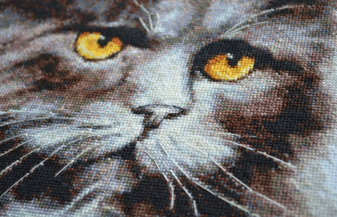 Cross Stitch Kit “Evening Watchman,” 18 Count White Canvas, 25 Thread Colors, 33 x 26 cm, Abris Art AAH-155