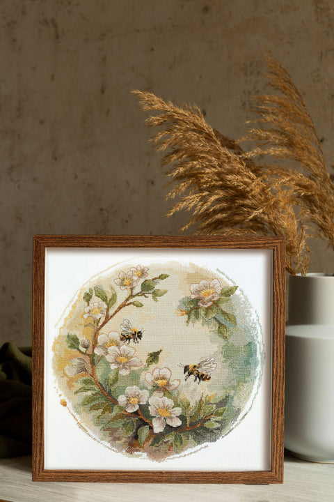 Cross Stitch Kit with Honey-Toned Nature Landscape, 30 Colors, 18 Count White Canvas, 24 x 24 cm, Abris Art AAH-207