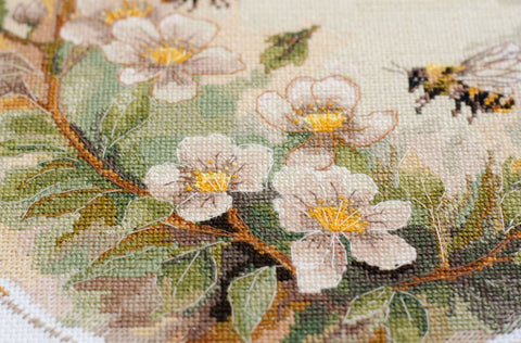 Cross Stitch Kit with Honey-Toned Nature Landscape, 30 Colors, 18 Count White Canvas, 24 x 24 cm, Abris Art AAH-207