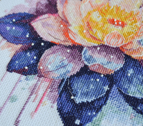 Glowing Lotus Cross Stitch Kit, Abris Art Deco Scenes, 24 x 24 cm, 14 Count White Canvas, 20 Thread Colors