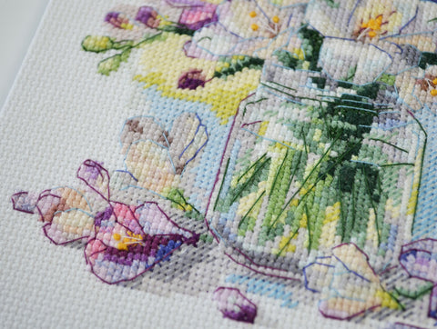 Cross Stitch Kit with Floral Bouquet Design, Abris Art, 14 Count White Canvas, 31 Colors, 17 x 17 cm, SAGA Chart