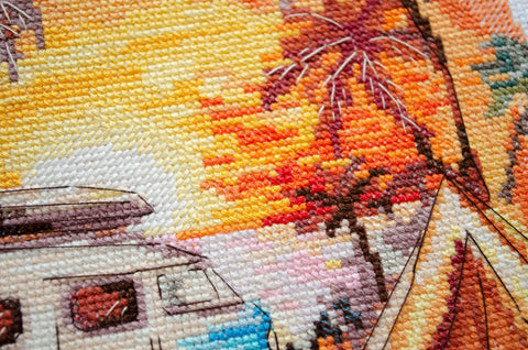 Beach Adventure Cross Stitch Kit, Abris Art Deco Scenes, 14 Count White Canvas, 22 x 20 cm, 34 Colors, SAGA Pattern