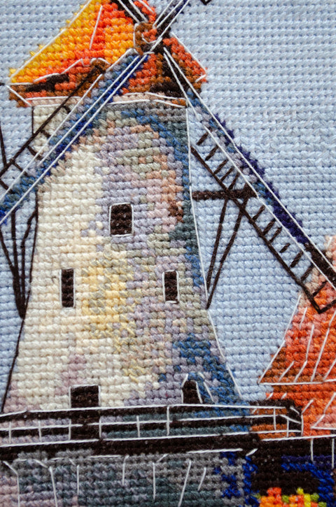 Cross Stitch Embroidery Kit Autumn Wind Melody, Abris Art, 23 x 21 cm, 18 Count White Canvas, 49 Colors, SAGA Chart