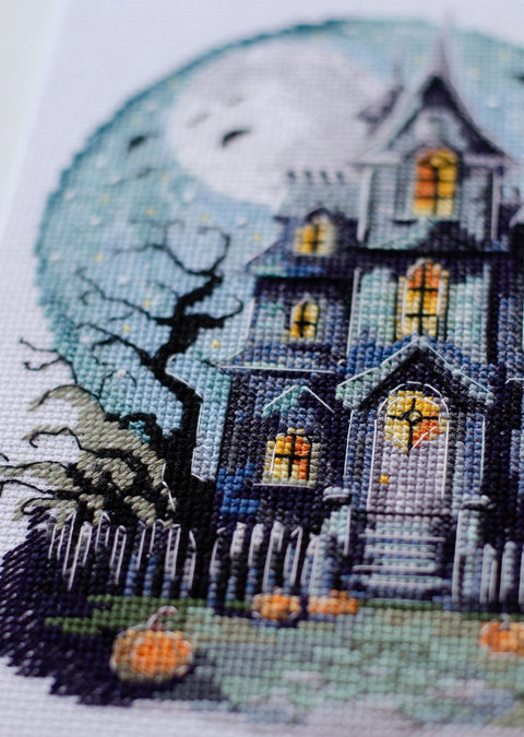 Haunted House Cross Stitch Kit, 17 x 20 cm, Abris Art, White 14 Count Canvas, 25 Colors