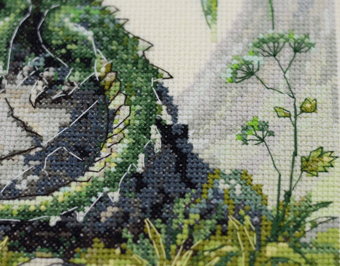 Cross Stitch Kit Mountain Landscape with Animal Motif, 14 Count Ecru Fabric, 35 Colors, 25 x 24 cm, Abris Art