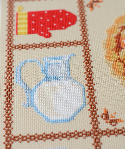 Apple Pie Cross Stitch Kit, 14 Count Coffee Fabric, 19 Colors, 35 x 35 cm, Abris Art