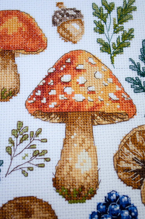 Cross Stitch Kit, Forest Botanical Design, 14 Count White Canvas, 27 Colors, 19 x 29 cm, Abris Art