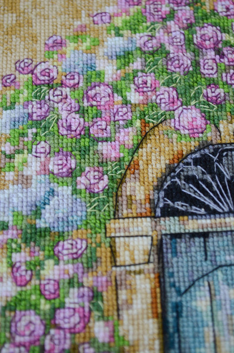Cross Stitch Embroidery Kit La Dolce Vita Cityscape, Abris Art, 18 Count White Canvas, 16x25 cm, 45 Colors
