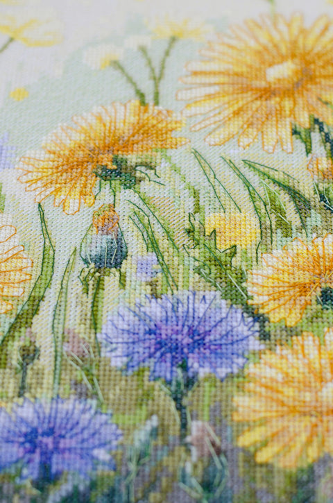 Floral Cross Stitch Kit “Whispering Grass” 26x26 cm, Abris Art, 14 Count White Canvas, 33 Thread Colors