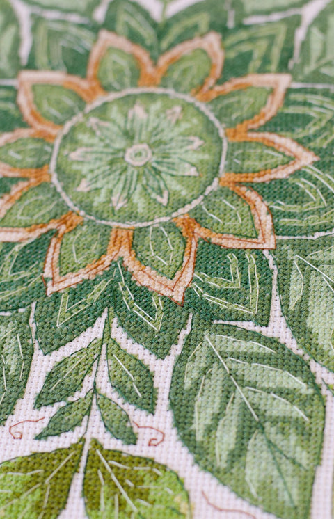 Cross Stitch Kit Leaf Dance, Botanical Design, 30x30 cm, 14 Count Ecru Canvas, 16 Thread Colors, Abris Art
