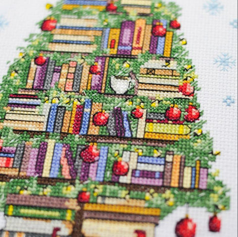 Christmas Cross Stitch Kit, Reading Woman and Tree Design, Abris Art, White 14 ct Aida, 14 x 22 cm, 25 Colors