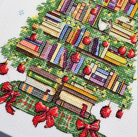 Christmas Cross Stitch Kit, Reading Woman and Tree Design, Abris Art, White 14 ct Aida, 14 x 22 cm, 25 Colors