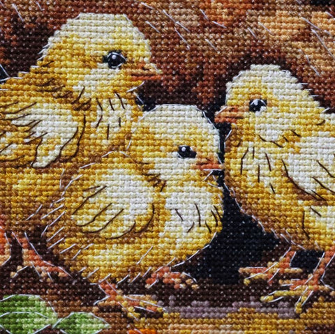 Cross Stitch Kit Chicken in the Yard, Abris Art, 23x30 cm, Zweigart Aida 14 ct, 35-Color Cotton Floss, Animal Design