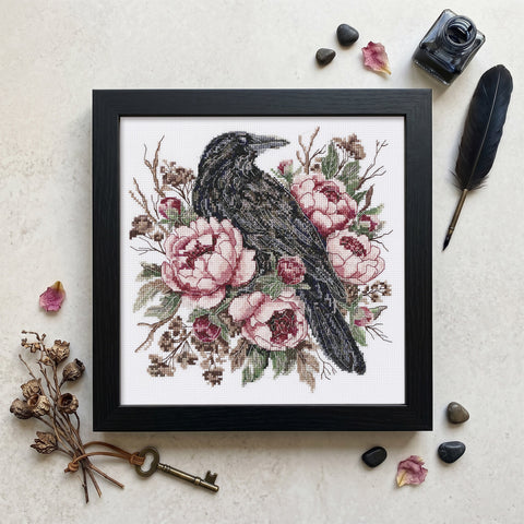Cross Stitch Kit Secret Garden Animal Theme, 22×22 cm, Zweigart Aida 14 Count, 33-Color Cotton Floss, Abris Art