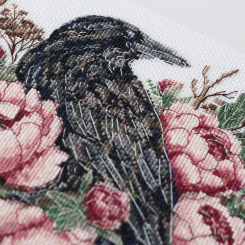Cross Stitch Kit Secret Garden Animal Theme, 22×22 cm, Zweigart Aida 14 Count, 33-Color Cotton Floss, Abris Art