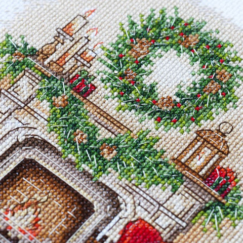 Christmas Cross Stitch Kit “Cozy Winter,” 18×19 cm, Zweigart Aida 14 ct, 27-Color Cotton Threads, Abris Art