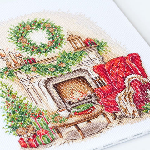 Christmas Cross Stitch Kit “Cozy Winter,” 18×19 cm, Zweigart Aida 14 ct, 27-Color Cotton Threads, Abris Art