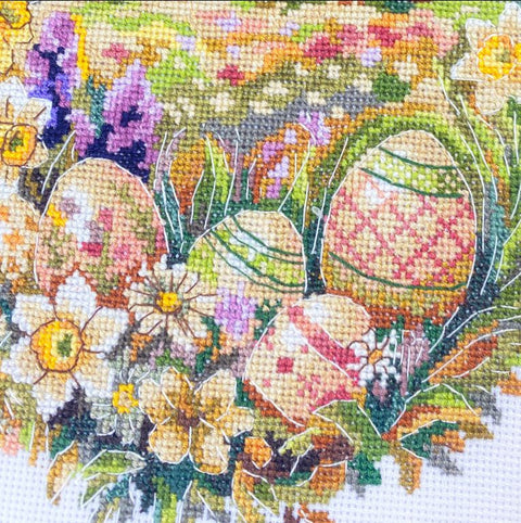Easter Cross Stitch Kit with Blooming Egg Motif, 95 x 33 cm Towel, Zweigart Aida 18 ct, 44-Color Threads, Abris Art
