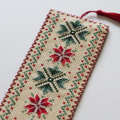 Floral Cross Stitch Bookmark Kit, Aida 14 Count Coffee Fabric, 7-Color Cotton Thread, Abris Art, 6.5 x 18 cm