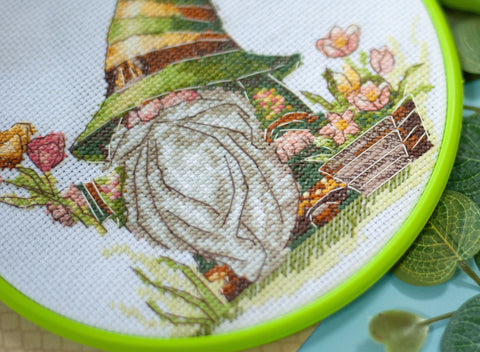 Cross Stitch Kit with Hoop, Florist Motif, 15 x 15 cm, Abris Art, Beginner, 14 Count White Canvas, 20 Thread Colors