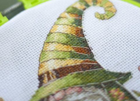 Cross Stitch Kit with Hoop, Florist Motif, 15 x 15 cm, Abris Art, Beginner, 14 Count White Canvas, 20 Thread Colors