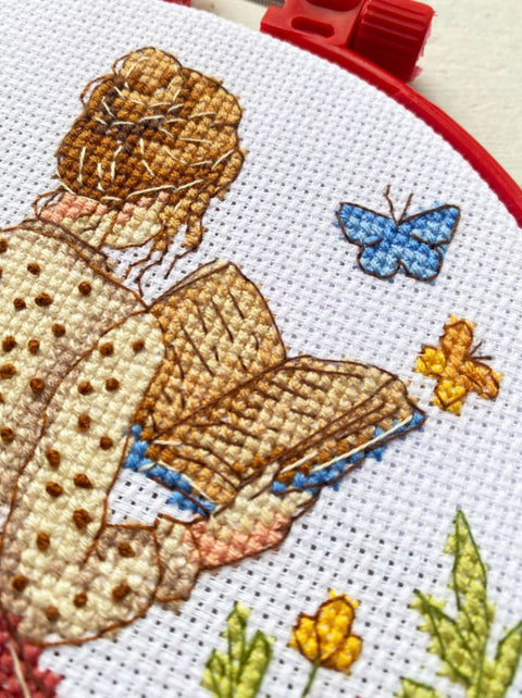 Cross Stitch Kit “Unfinished Story” 15 x 15 cm, Abris Art AAHM-092