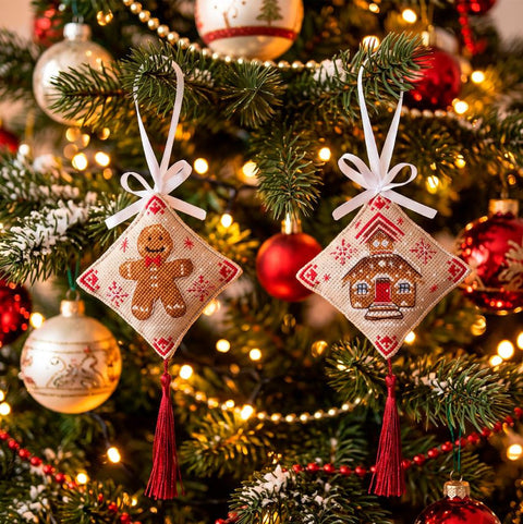 3D Christmas Cross Stitch Ornament Kit, Christmas Treat, Abris Art, Zweigart Aida 14 Count, 7.7 x 7.7 cm