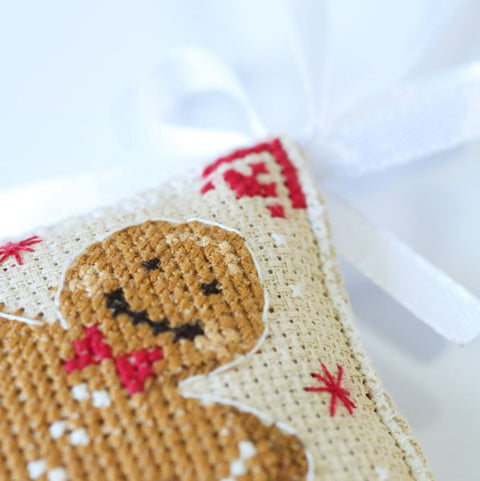 3D Christmas Cross Stitch Ornament Kit, Christmas Treat, Abris Art, Zweigart Aida 14 Count, 7.7 x 7.7 cm