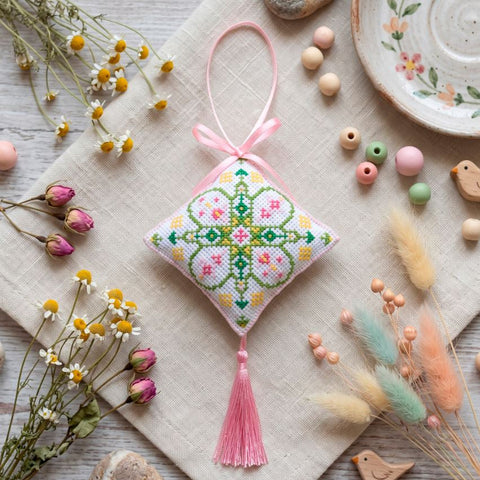 3D Christmas Cross Stitch Kit, Morning Star Ornament, Abris Art, Zweigart Aida 14 ct, 7.7 cm, 5-Color Embroidery Set