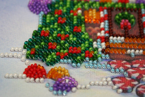 Mini Bead Embroidery Kit, Gingerbread House 15x15 cm, 1947 Beads, 13 Colors, Canvas, Abris Art, Christmas Decor