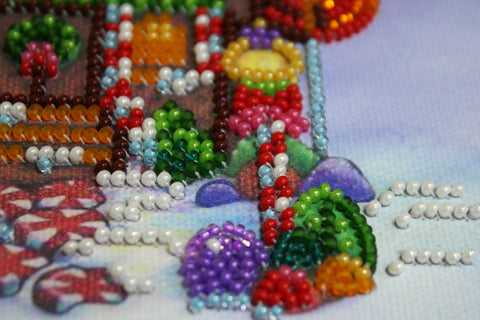 Mini Bead Embroidery Kit, Gingerbread House 15x15 cm, 1947 Beads, 13 Colors, Canvas, Abris Art, Christmas Decor