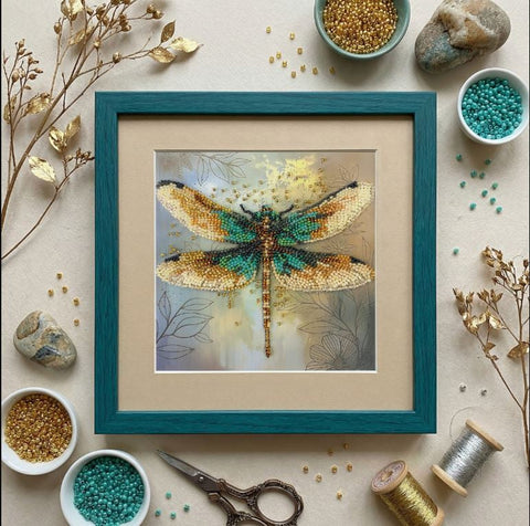 Bead Embroidery Kit Emerald Wings, Animal Motif, 15x15 cm, Abris Art, 12 Colors, 1700 Beads, Printed Canvas and Japanese Needles