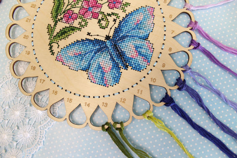 Embroidery Thread Organizer with Flower Meadow Design, Compact Floss Holder for Cross Stitch and Crafts | MP Studia
