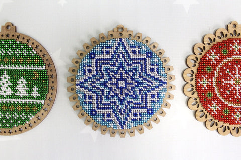 Christmas Cross Stitch Kit with Festive Design, Aida Fabric, Cotton Threads, Needle and Pattern by MP Studia