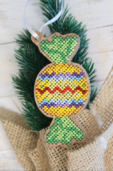 Christmas Candy-Shaped Cross Stitch Kit for Tree Ornament, MP Studia Plastic Canvas, Red White Green Threads, Hanging Cord