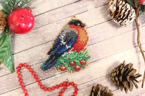 Christmas Embroidery Kit for Tree Ornament, Snowbird Motif, MP Studia Holiday Craft Project, Beginner-Friendly Hanging Decoration