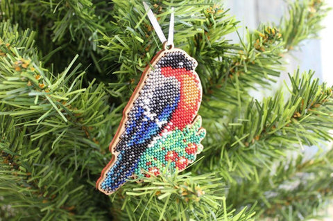 Christmas Embroidery Kit for Tree Ornament, Snowbird Motif, MP Studia Holiday Craft Project, Beginner-Friendly Hanging Decoration