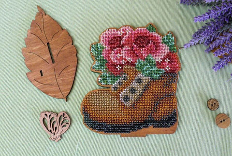 Bead Embroidery Kit on Wooden Base, Multicolor Glass Beads, Home Decor Craft Set by MP Studia, Garden Beauty Design