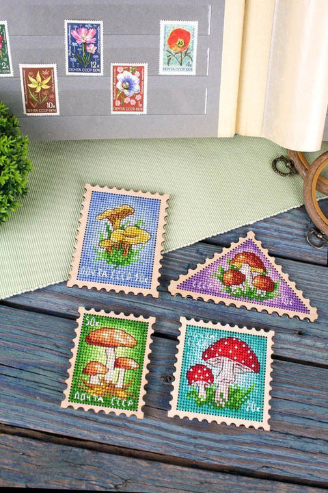 Cross Stitch Embroidery Kit for Wooden Stamp Magnets, MP Studia, Colorful DIY Craft Set with Threads, Needle, Pattern and Magnets