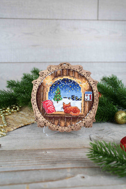 Winter Landscape Cross Stitch Kit on Wooden Base, MP Studia Miniature Wall Hanging Decor DIY Craft Project