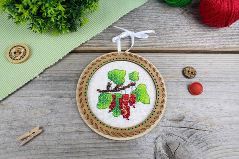 Cross Stitch Kit on Wood, Summer Currants Design, MP Studia, 10x10 cm, Beginner-Friendly Embroidery Project