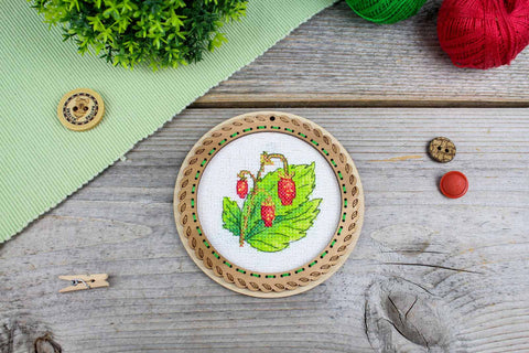 Strawberry Cross Stitch Embroidery on Wood, 10 x 10 cm Miniature Decoration, MP Studia